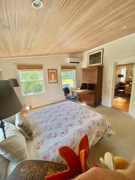 The Farmhouse Suite At Barn & Bike Red Hook Exteriér fotografie